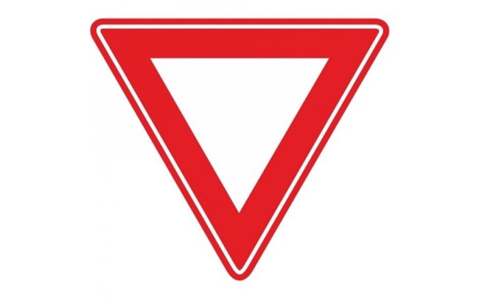 Verkehrszeichen RVV B06 - Vorfahrtskreuzung - nachgeben